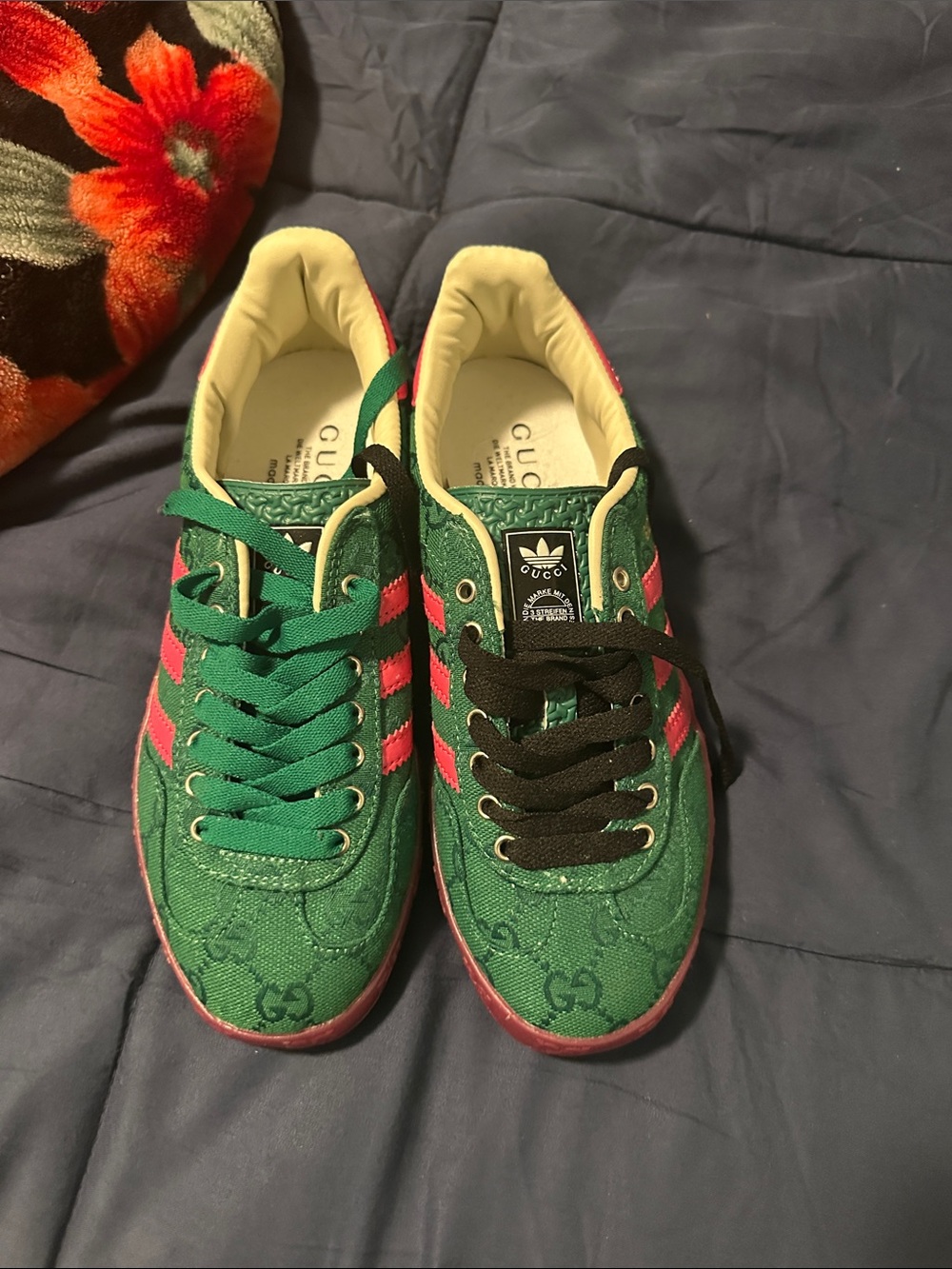 Gucci  Green Sneakers with Pink Stripes